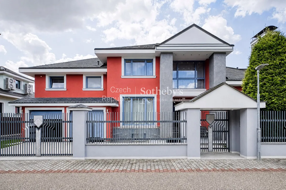 Prodej vily 645 m², pozemek 760 m²